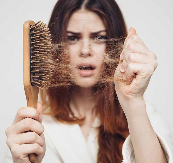 Haarausfall-Frauen Haarausfall-Frauen