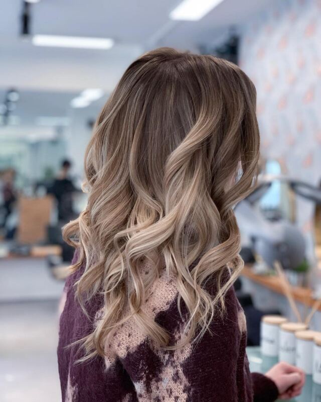 Balayage by , Friseur München 👱🏼‍♀ 🎨
