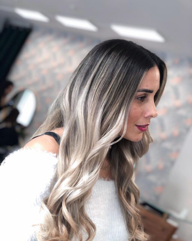 Balayage by , for the pretty 👱🏼‍♀ 🎨