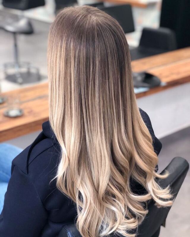 Balayage by , Friseur München 👱🏼‍♀ 🎨