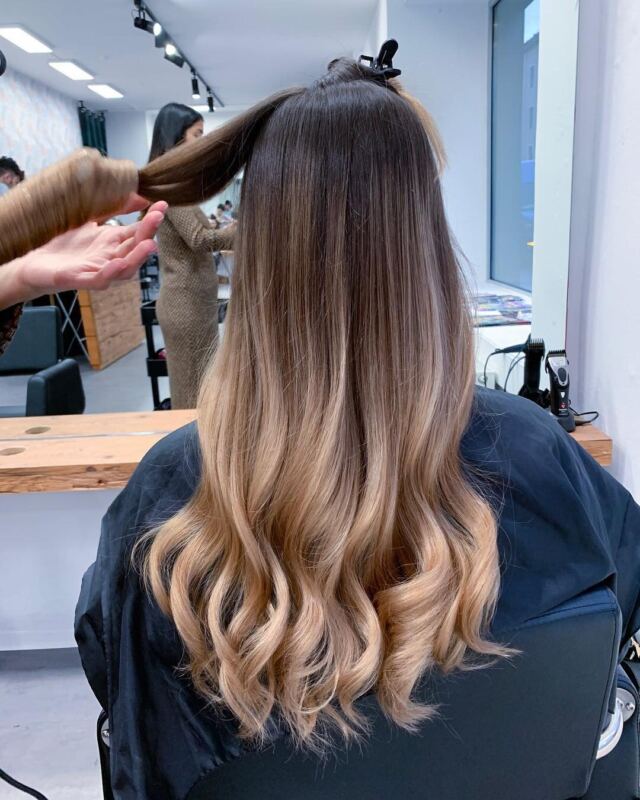 Balayage by , Friseur München 👱🏼‍♀ 🎨