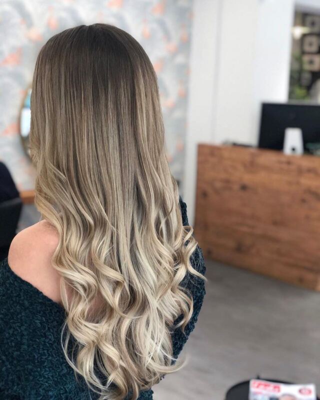 Balayage by , Friseur München 👱🏼‍♀ 🎨