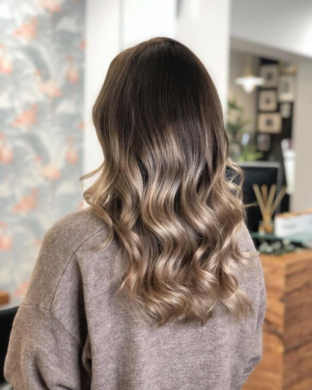 Balayage by , Friseur München 👱🏼‍♀ 🎨