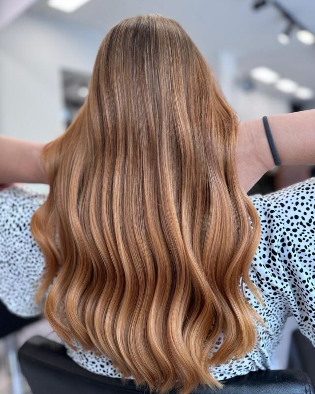 Преди/след от arbuti с ♡ | онлайн срещи www.arbuti.com.... @olaplex @olaplexdeutschland#münchen #maxvorstadt #arbutihairsalon #arbuti 1TP4Hairdresser #beigeblond #bestofbalayage 1TP4Naturalblond #instamünchen #instamunich #ombrehair #friseurmünchen #arbuti #olaplex #balayage #ombre #glynt #haircolor #schwabing #olaplex #miasanmia 1TP4Hair #brunette #beforeafter #hair #munich #hairstyle #curlyhair #minga #schwabing #brownhair #hairstyle #münchenfriseur #fashion